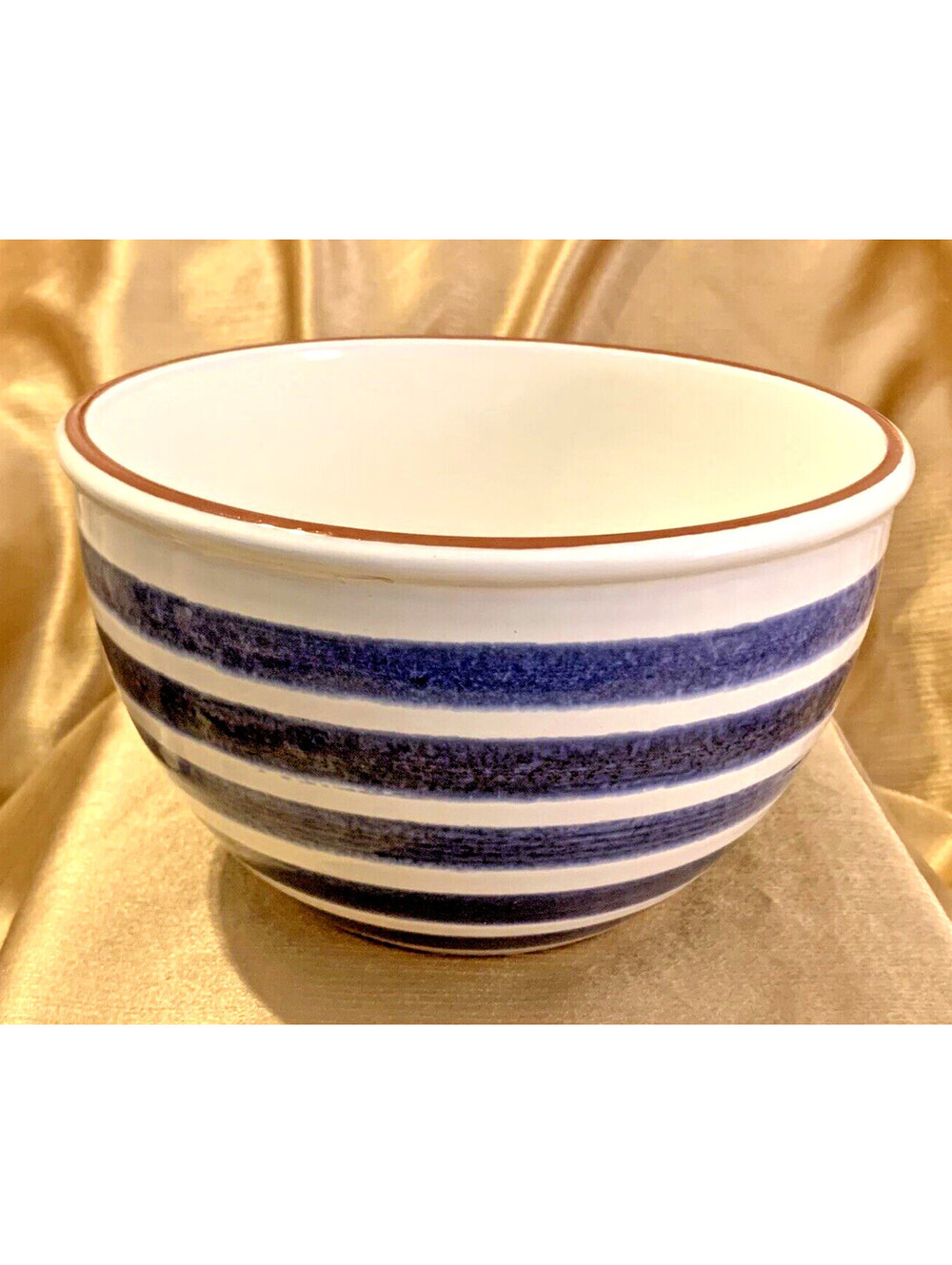 NWT Portugal Terracotta Shiraleah Chicago Mixing Bowl 8 1/2" NWT White Blue RARE